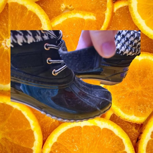 Tommy Hilfiger Black Duck Boots with Laces and Hook and Loop Closure Size 9 - Picture 4 of 8